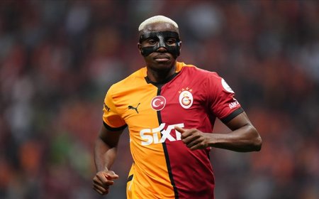 Victor Osimhen kalacak mı? Okan Buruk'tan transfer açıklaması