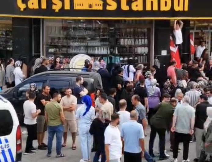 Çarşı İstanbul’un Demirtaş şubesi yoğun katılımla hizmete açıldı.
