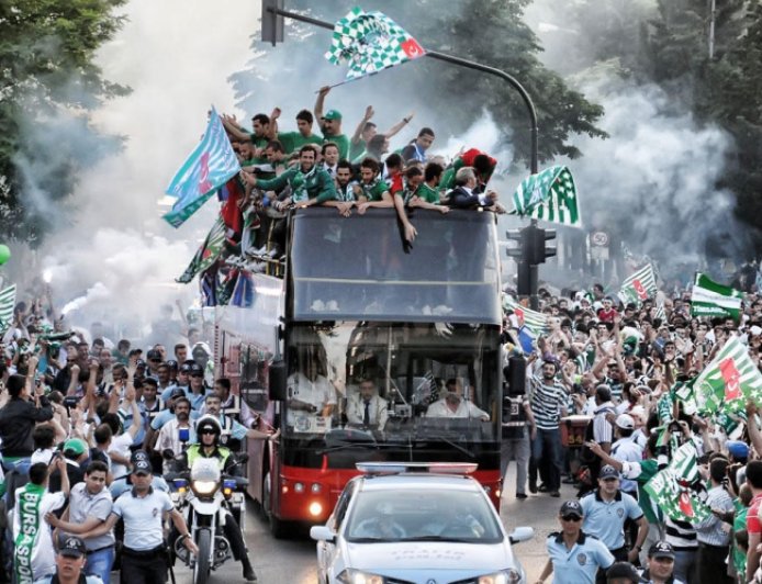 16 yıl önce yazılan destan unutulmadı: Şampiyon Bursaspor!