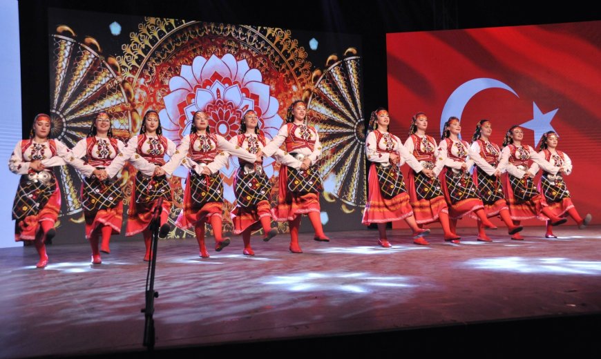Altın Karagöz'de kültürlerin buluşması sürüyor