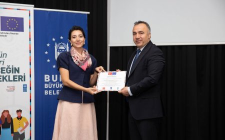 Büyükşehir'den genç kadınlara dijital ticaret desteği