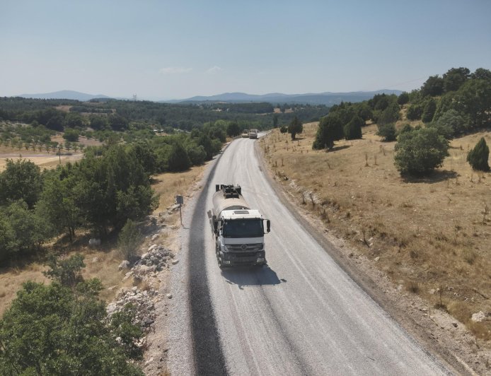 Büyükşehir Harmancık’ta da yolları yeniliyor