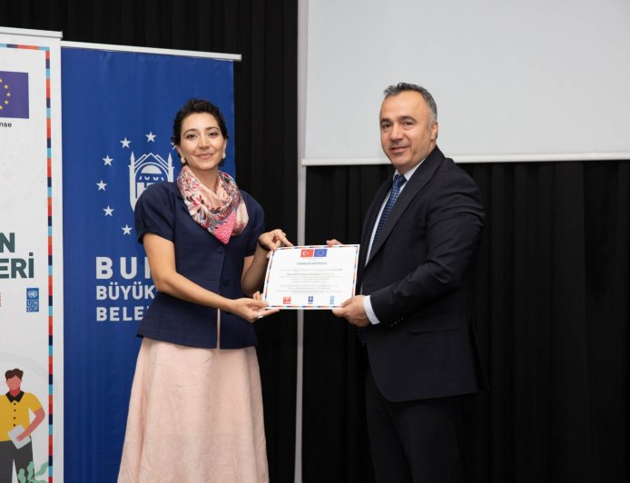 Büyükşehir'den genç kadınlara dijital ticaret desteği