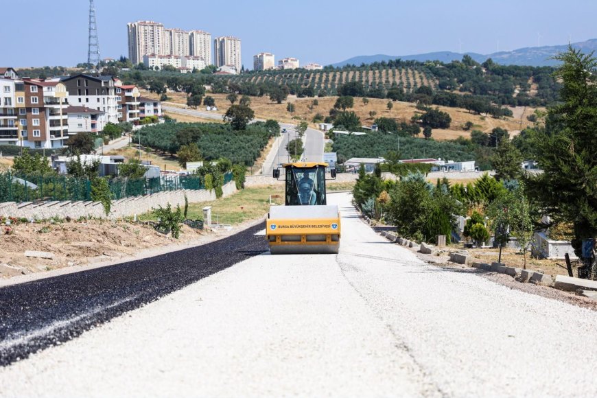 Bursa'da mezarlık yolları yenileniyor