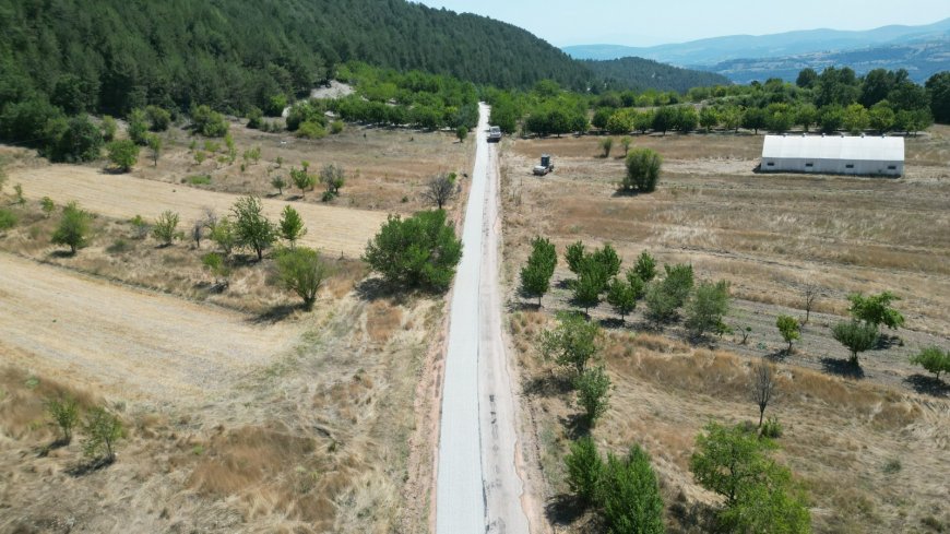 Keles'te yollar hem yenileniyor hem genişliyor