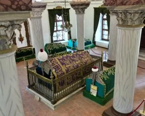 Bursa’da hanedan türbelerindeki puşideler yenileniyor