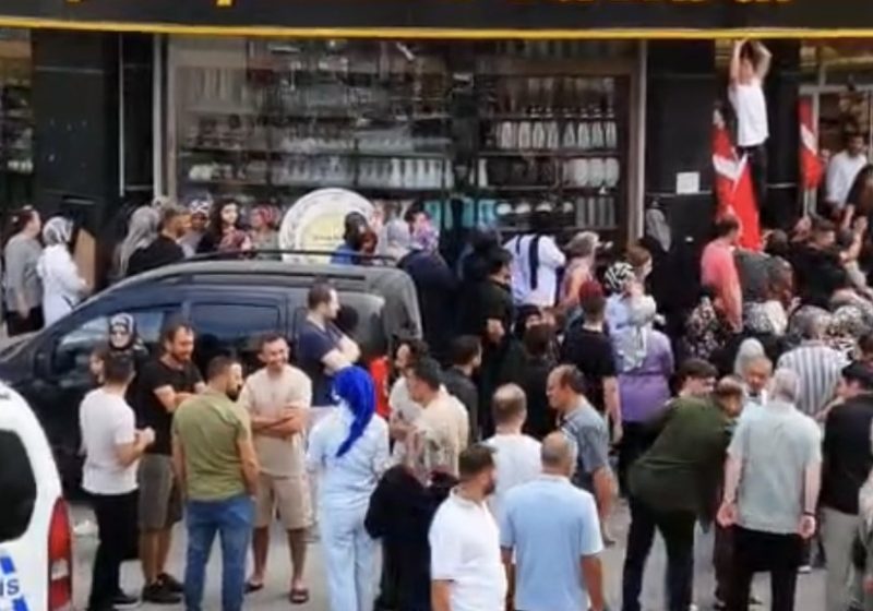 Çarşı İstanbul’un Demirtaş şubesi yoğun katılımla hizmete açıldı.