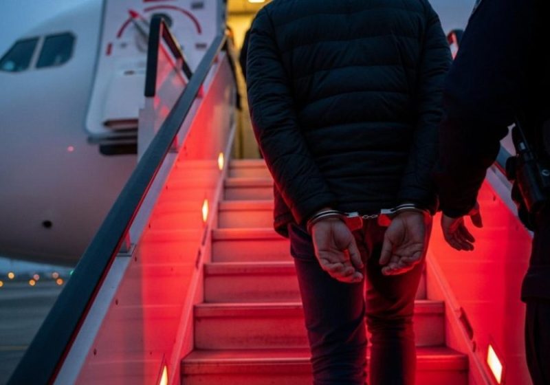 29’u kırmızı bültenle aranan 54 suçlu Türkiye’ye getirildi