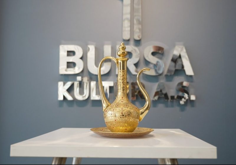 Cam, ustaların elinde sanata dönüşüyor